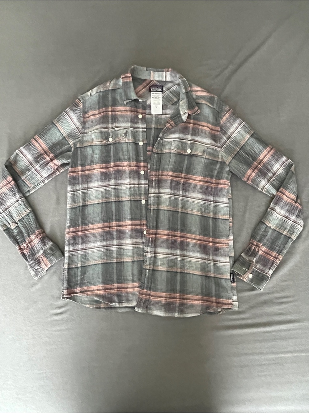 Men’s Patagonia Green and Pink Plaid Long-Sleeve Button-Down Shirt